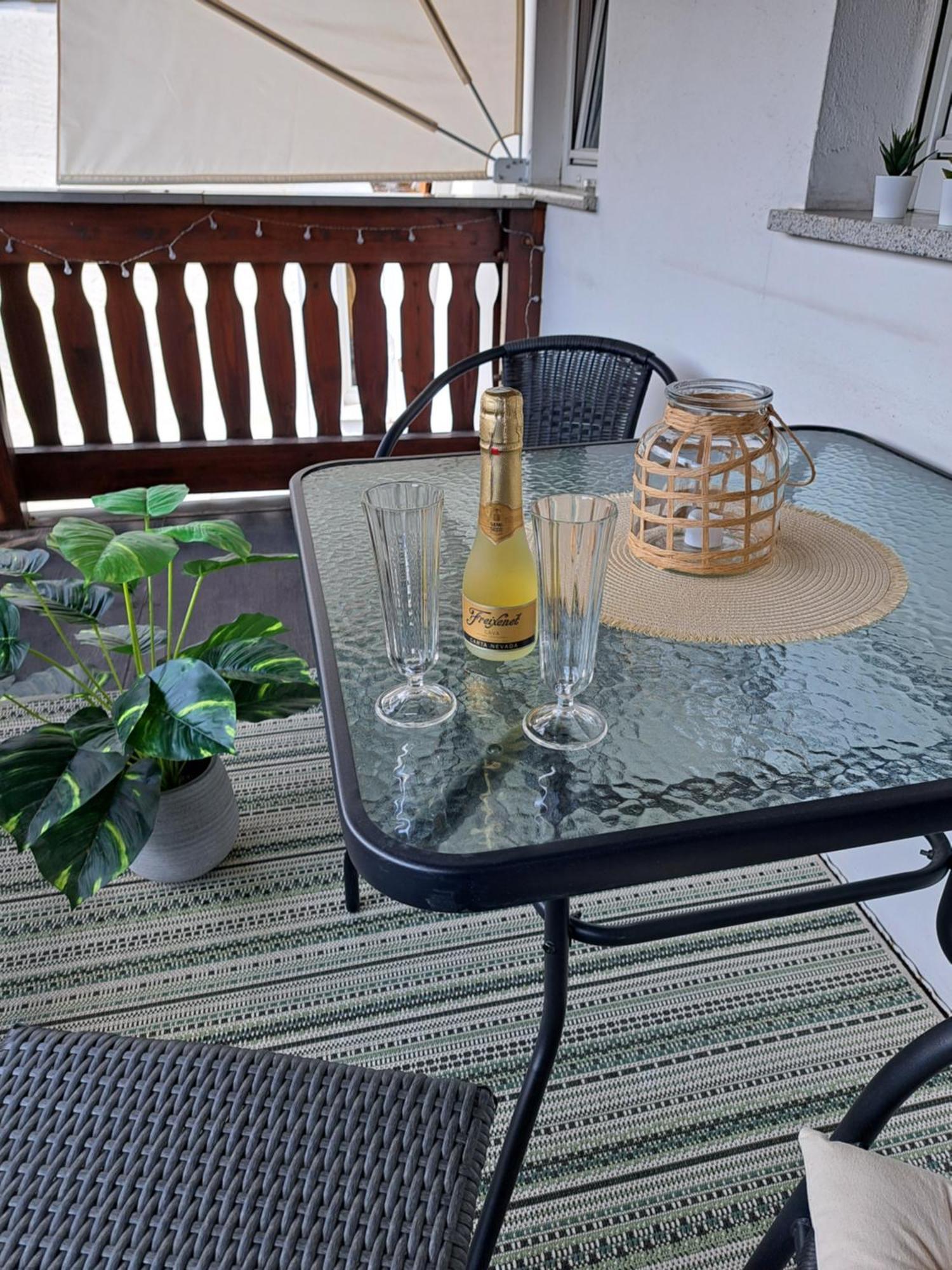 Apartment Moderner Komfort Mit Historischem Flair *